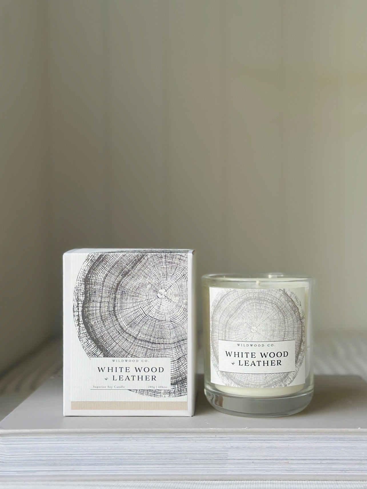 White Wood and Leather Candle Cosy beautiful fragrance